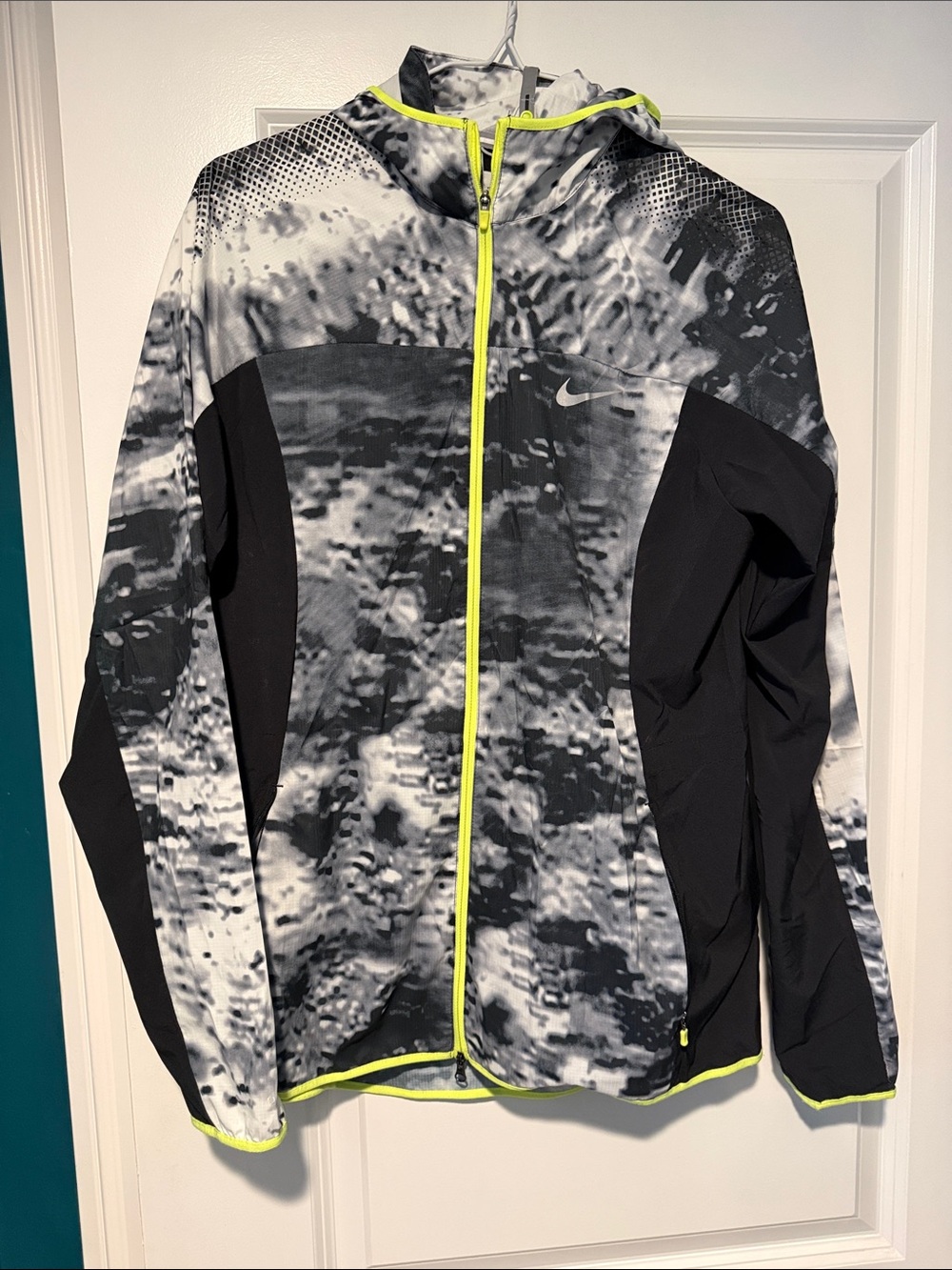 Nike Women’s Lightweight Training/Running Jacket